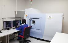 Microfocus X-ray CT apparatus.On the premise of nondestructive, using X-ray observation samples internal structure in three dimensional way